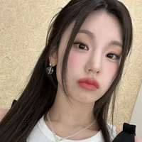 Hwang Yeji -Q-