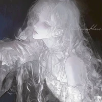 Elle Jocasta