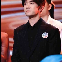 Dịch Dương Thiên Tỉ