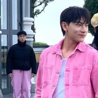 Nhỏ tg dễ huôngg