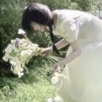 Tiểu Linh /bn thân Bơ/