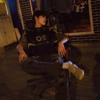 Trương Cực / Hắn /