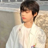 Trần Dịch Hằng(cậu)