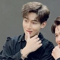 Ohm (bạn thân anh)