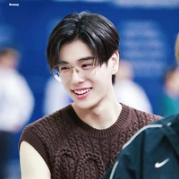 Phuwin ( Em trai của Boom )