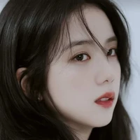 jisoo ( chị)