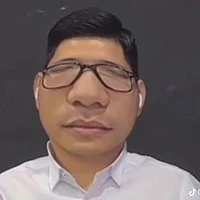thầy titan 