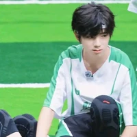 Vương Lỗ Kiệt_anh.6