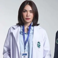 Charlotte Austin (Em)