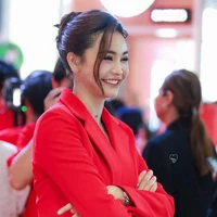 Engfa Waraha (Chị)