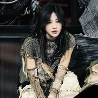 •#𝘪𝘻𝘻𝘺 •[Author]•