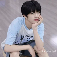 Trương Hàm Thụy _ Y