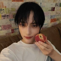 Huening Kai_@pengpeng