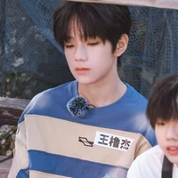 Vương Lỗ Kiệt_anh ta