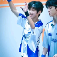 Tgia là bồ nhí của YHB✨