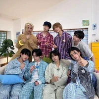 người nhìn thấu hồng trần