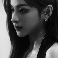 Prim Chanikarn-->Cô