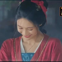 Bà chủ sạp đối diện