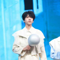 Nhiếp Vĩ Thần