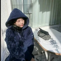 Kim Jisoo- em