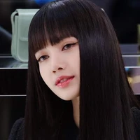 Lalisa Manobal ( Cô )
