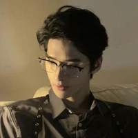 Ba nu9 :Hạ Minh Dực