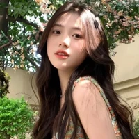 Khuynh Nhất Ánh(em gái Thái)[15]