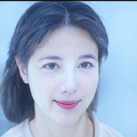 Bà Kim< mẹ cô >