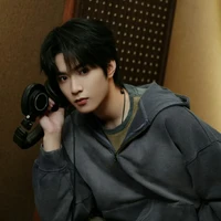 Lưu Diệu Văn ( TNT )