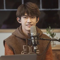 Dịch Dương Thiên Tỉ ( TFBOYS )