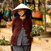 Bà bán bánh bao