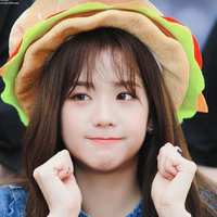 jisoo ( bé)