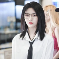 từ sở văn( xuẩn)