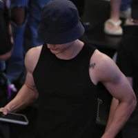 Nhỏ này tên Singli iu mèo Pavel 😾