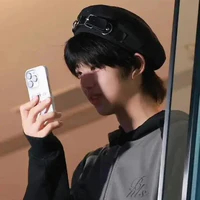 Trương Hàm Thụy ( y )
