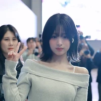 ahyeon ( chị )