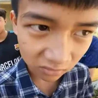 Em bé Trung Thật nò=))
