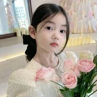 Lãnh Hoàng Hà (em gái na9)