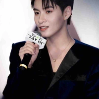 Hùng huỳnh