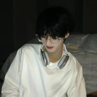 Lee Kinyoung(Trợ Lí Cô)