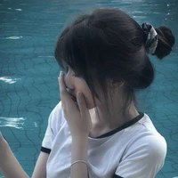 thùy(cô chủ nghiệm lớp 12A)