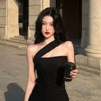 kiều lê úc<mẹ n9