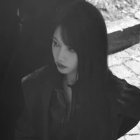Song XinRan/cô