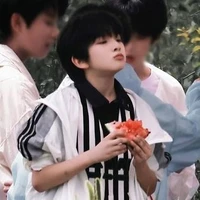 con người mê gái lẫn trai
