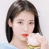 la iu ( chị cô)