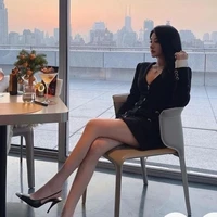 Bà Pakin Kuna-anuvit ( Mẹ Mark )