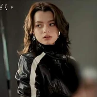 Becky Armstrong [nàng]