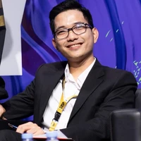 Trung Hiếu-Titan Sgp