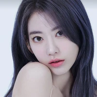 Sakura ( tro thủ đắc lực của cô)