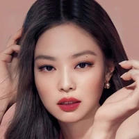 Jennie ( em)